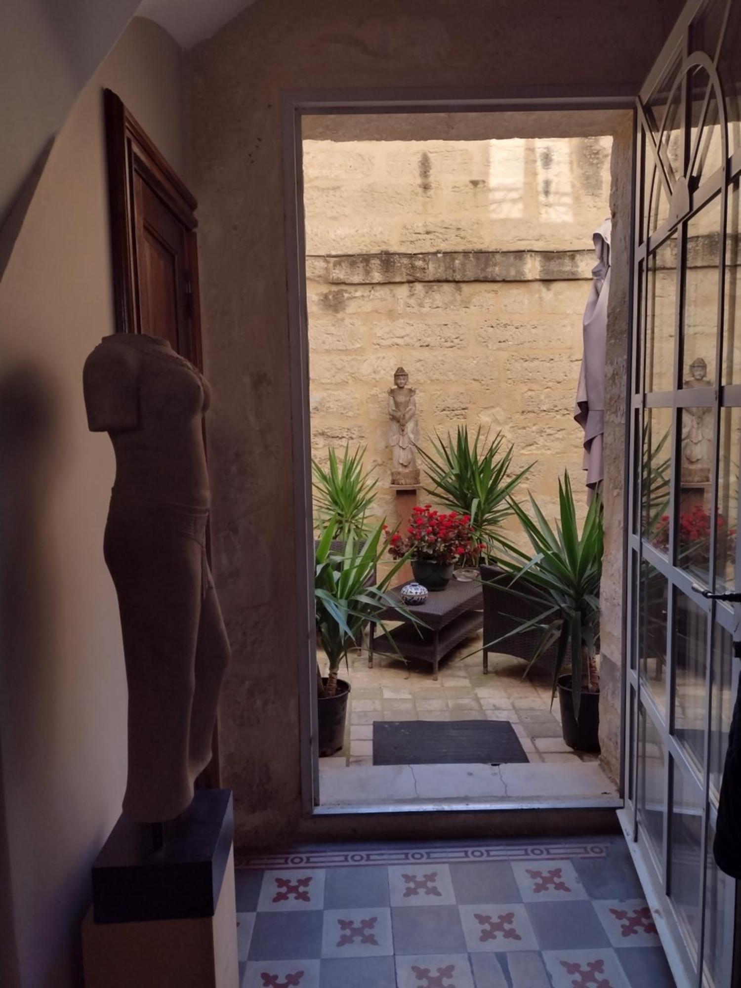 Au Gre Du Voyage Apartment Uzes Exterior photo